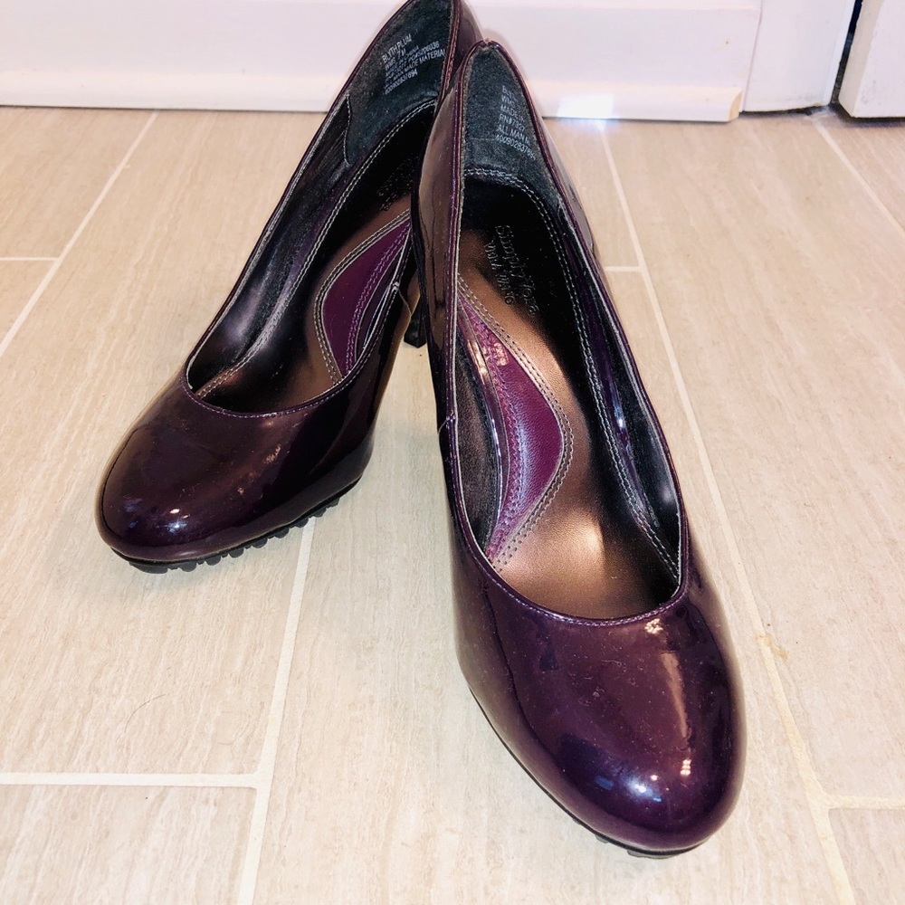 Plum Simply Vera Heels